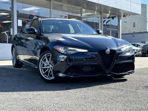 2023 Alfa Romeo Giulia Base