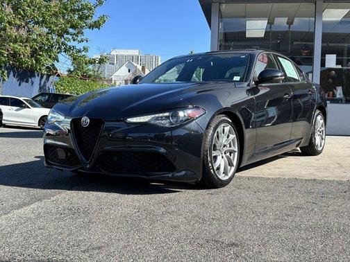 2023 Alfa Romeo Giulia Base