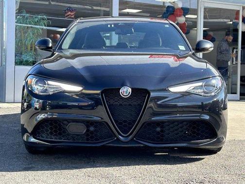 2023 Alfa Romeo Giulia Base
