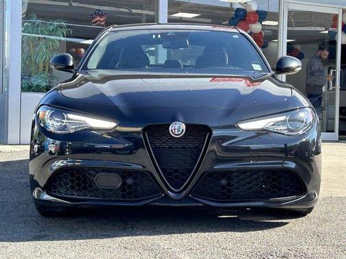 2023 Alfa Romeo Giulia Base