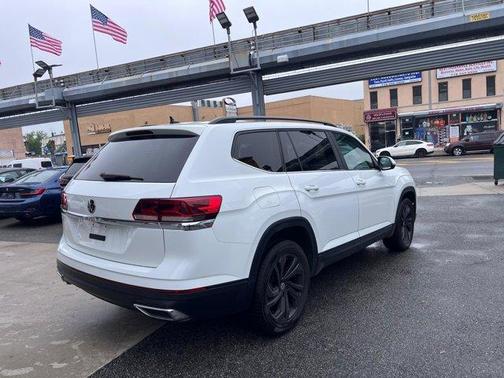 2022 Volkswagen Atlas 2.0T SE w/Technology
