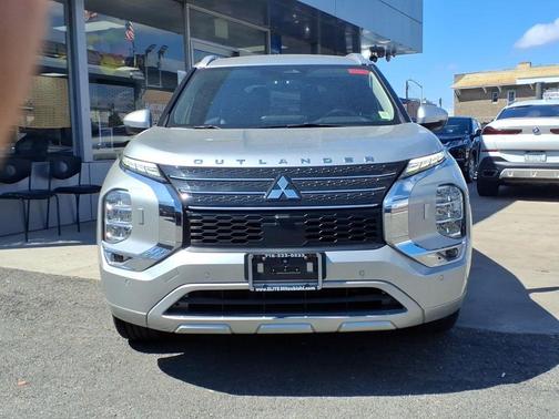 Silver 2022 Mitsubishi Outlander SEL