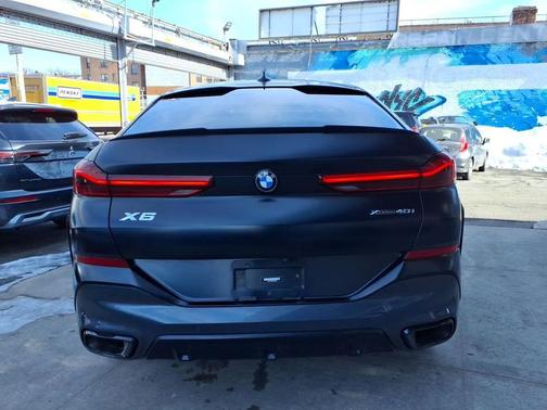 2022 BMW X6 xDrive40i
