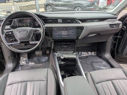 2021 Audi e-tron Premium