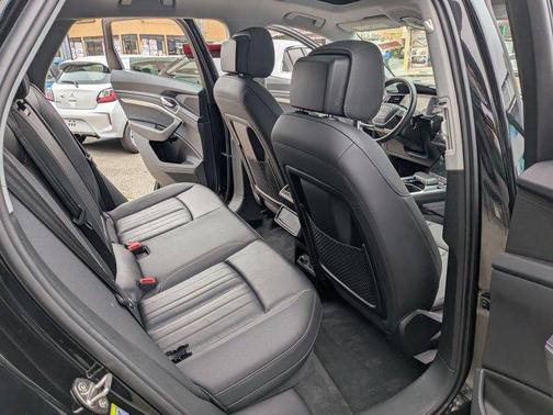 2021 Audi e-tron Premium