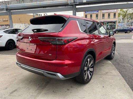 2025 Mitsubishi Outlander SE