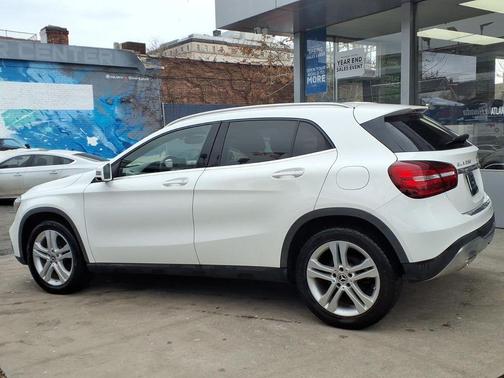 2020 Mercedes-Benz GLA 250 Base 4MATIC