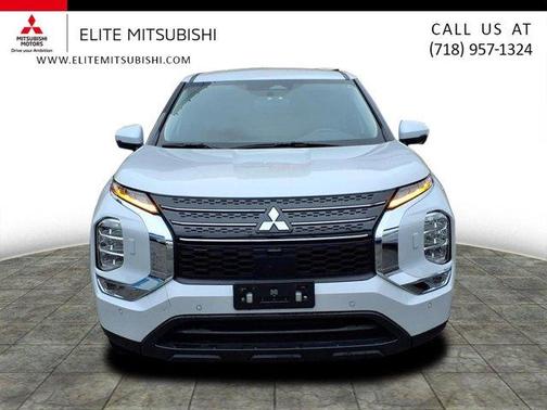 2023 Mitsubishi Outlander SE
