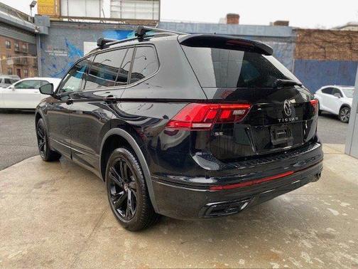 2024 Volkswagen Tiguan 2.0T SE R-Line Black