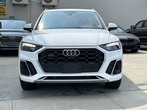 2022 Audi Q5 45 S line Premium Plus