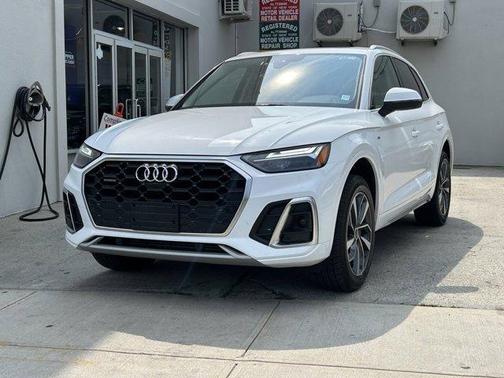 2022 Audi Q5 45 S line Premium Plus