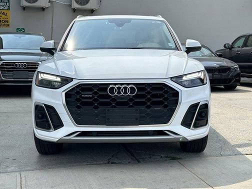 2022 Audi Q5 45 S line Premium Plus