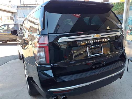 2023 Chevrolet Suburban High Country