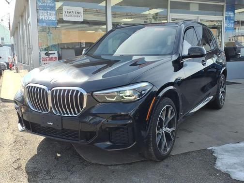 Black 2022 BMW X5 xDrive40i