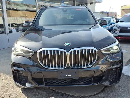 Black 2022 BMW X5 xDrive40i
