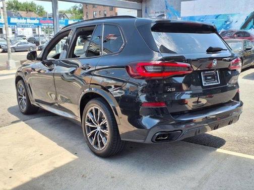 2021 BMW X5 M50i