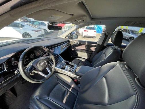 2022 Audi Q7 55 Premium Plus