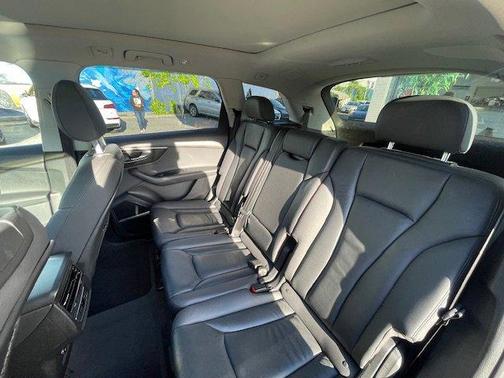 2022 Audi Q7 55 Premium Plus