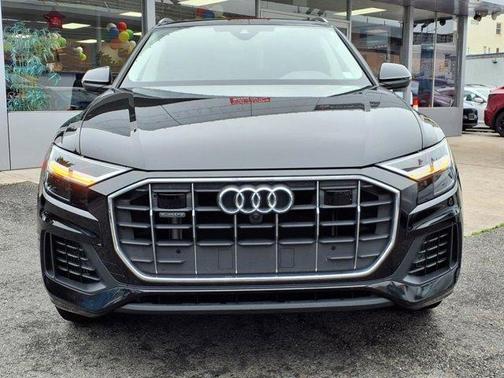 2022 Audi Q8 55 Premium Plus