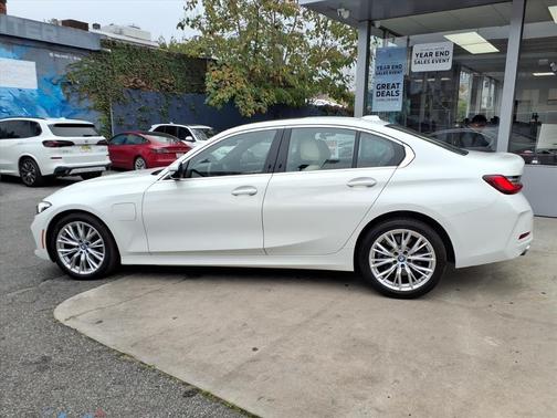 2024 BMW 330e 330e