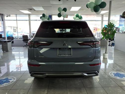 Gray 2026 Mitsubishi Outlander SE