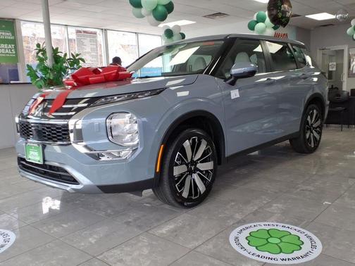 Gray 2026 Mitsubishi Outlander SE