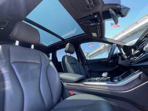2021 Audi Q7 55 Premium
