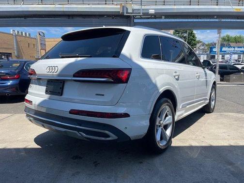 2021 Audi Q7 55 Premium