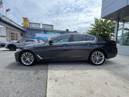 2022 BMW 530 i xDrive