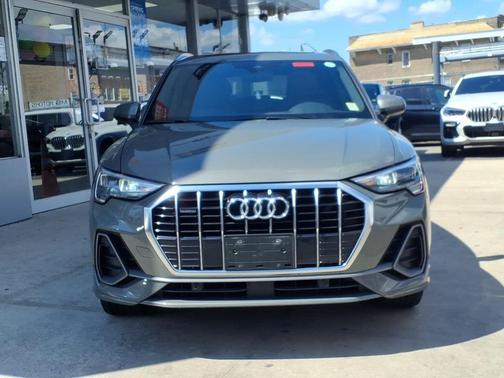 Chronos Gray Metallic 2021 Audi Q3 45 S line Premium