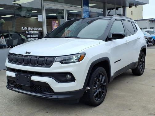 Bright White Clearcoat 2022 Jeep Compass Altitude