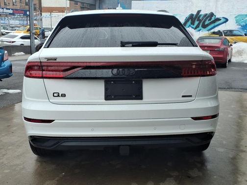 2021 Audi Q8 55 Premium
