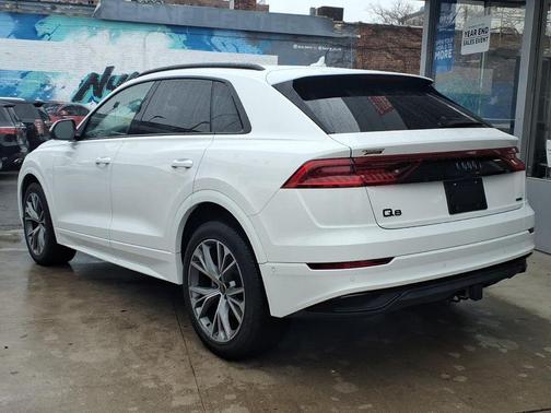 2021 Audi Q8 55 Premium