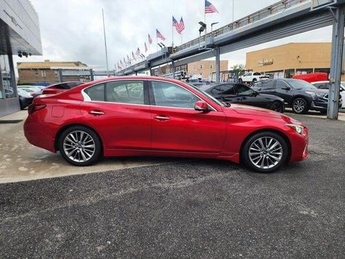 2022 INFINITI Q50 LUXE