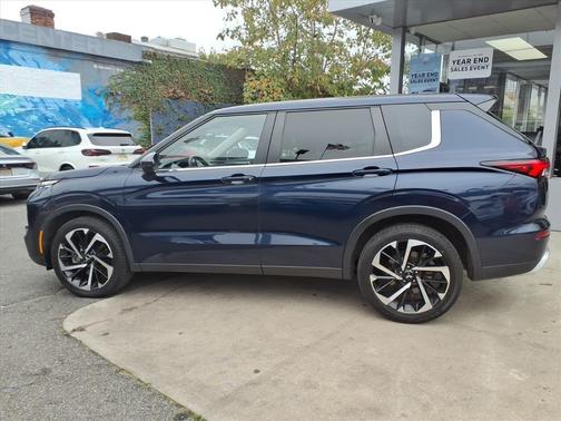 2022 Mitsubishi Outlander SE