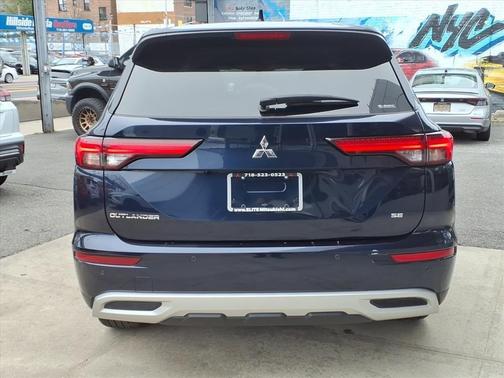 2022 Mitsubishi Outlander SE
