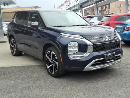 2022 Mitsubishi Outlander SE