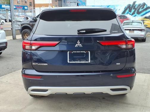 2022 Mitsubishi Outlander SE