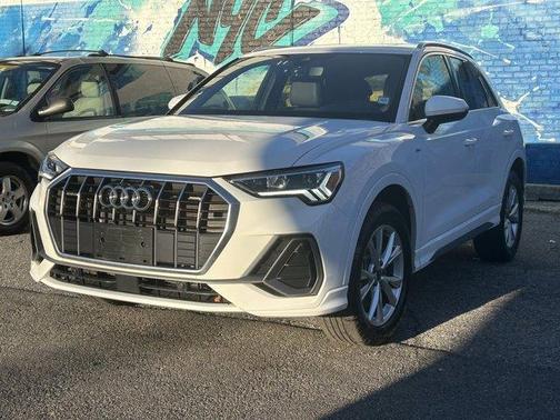 2024 Audi Q3 45 S line Premium