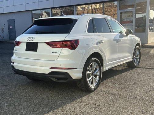 2024 Audi Q3 45 S line Premium