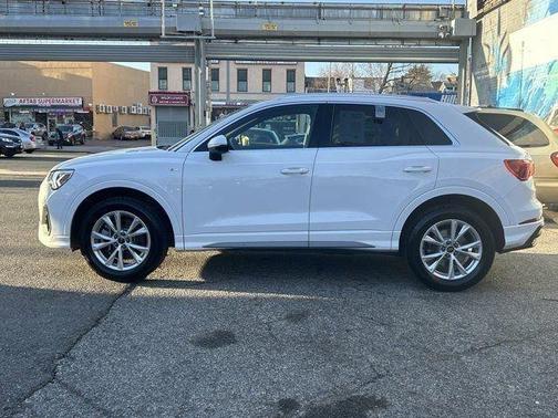 2024 Audi Q3 45 S line Premium