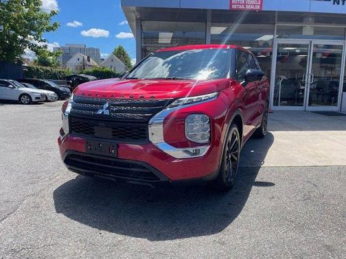 2023 Mitsubishi Outlander SE Black Edition