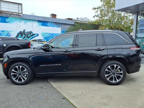 2022 Jeep Grand Cherokee Overland