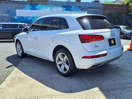 2018 Audi Q5 2.0T Premium Plus