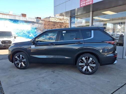 2026 Mitsubishi Outlander SE