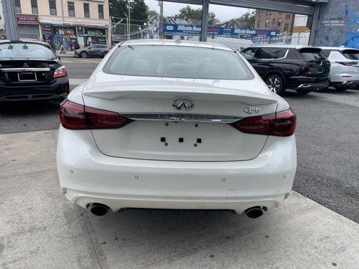 2022 INFINITI Q50 LUXE