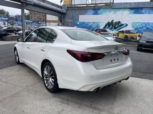 2022 INFINITI Q50 LUXE