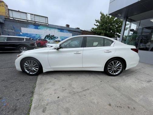 2022 INFINITI Q50 LUXE