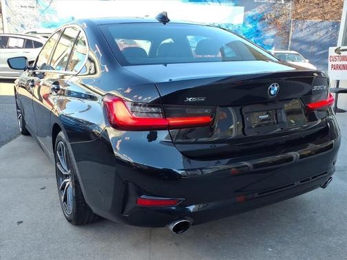 Black Sapphire Metallic 2021 BMW 330e xDrive