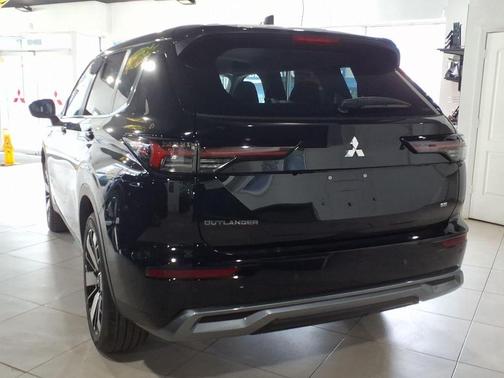 2026 Mitsubishi Outlander LE